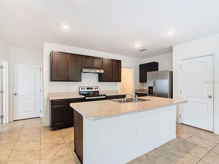 Image No.16-5 Bed House for sale