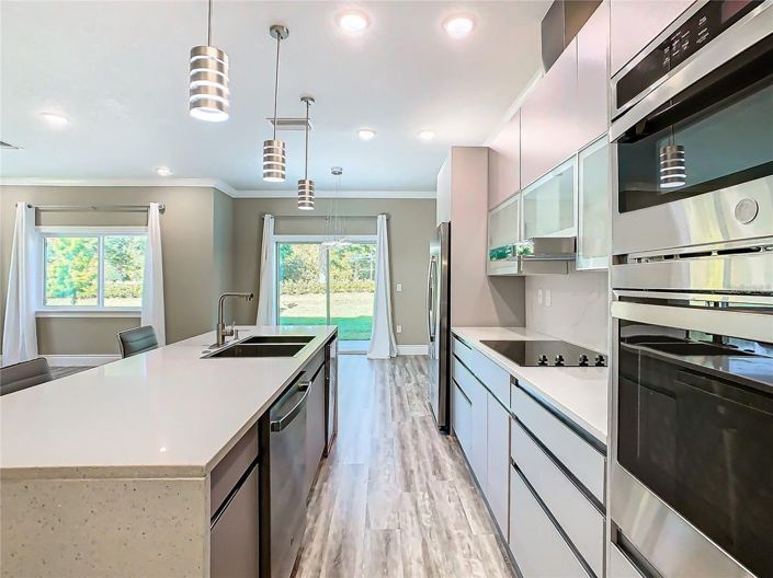 Image No.12-4 Bed Townhouse for sale