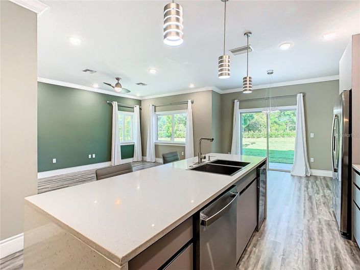 Image No.13-4 Bed Townhouse for sale