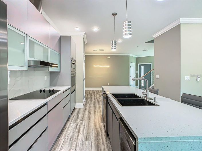 Image No.15-4 Bed Townhouse for sale