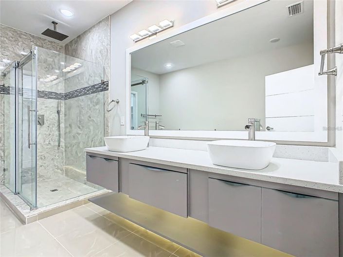 Image No.40-4 Bed Townhouse for sale