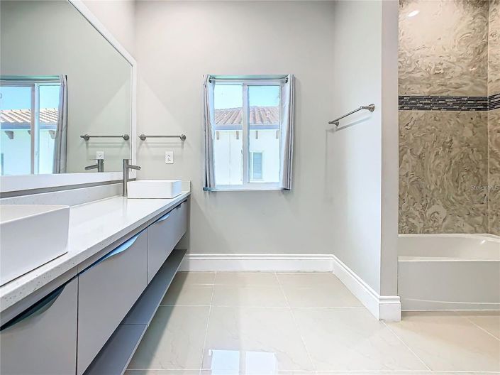 Image No.5-4 Bed Townhouse for sale