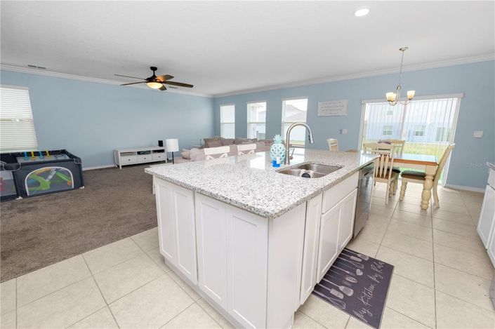 Image No.17-5 Bed House for sale