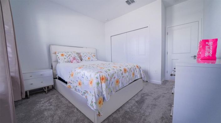 Image No.18-5 Bed House for sale