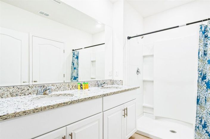 Image No.24-5 Bed House for sale