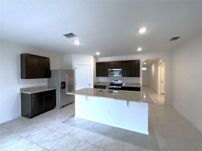 Image No.11-4 Bed House for sale