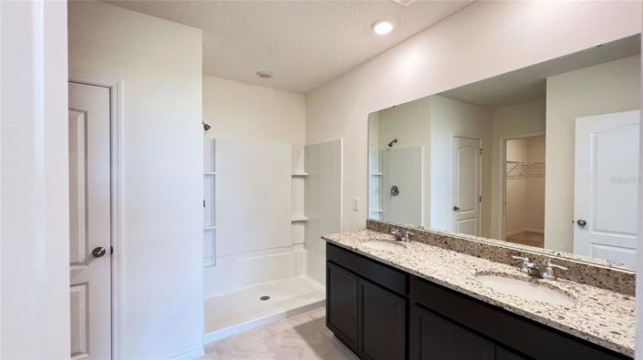 Image No.21-4 Bed House for sale