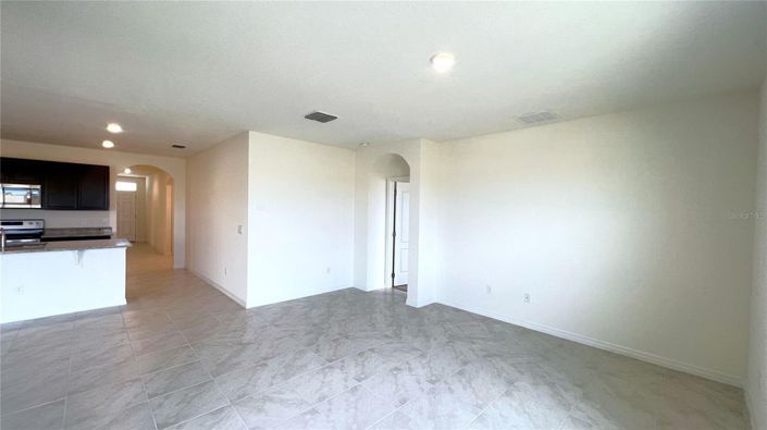 Image No.10-4 Bed House for sale