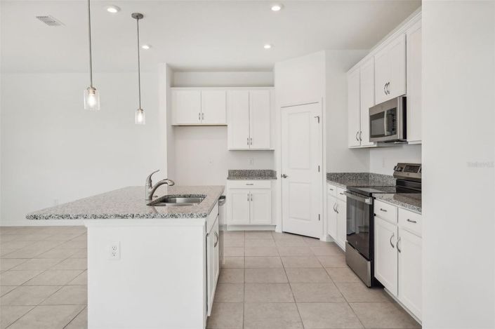 Image No.11-4 Bed House for sale