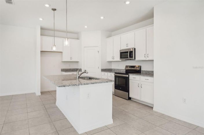 Image No.10-4 Bed House for sale