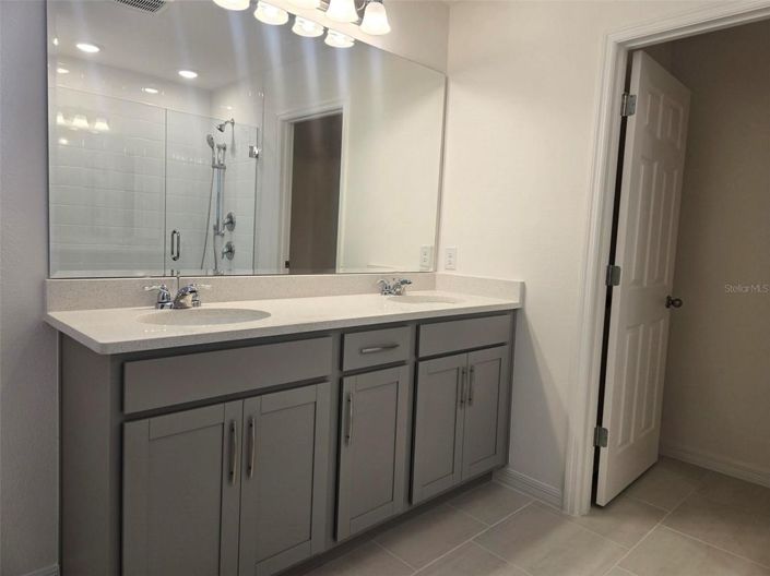 Image No.12-4 Bed House for sale