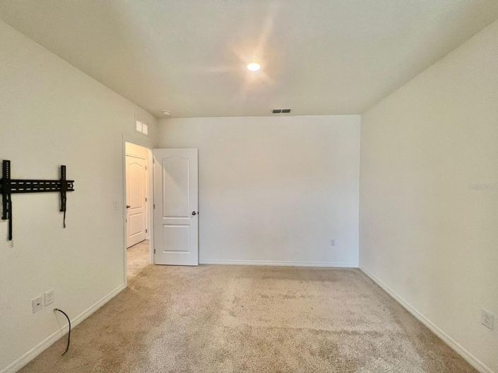 Image No.17-3 Bed Townhouse for sale