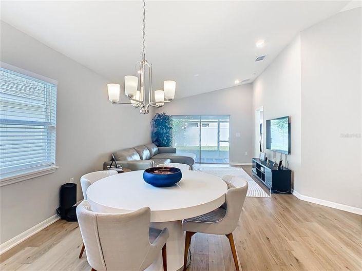 Image No.18-3 Bed House for sale