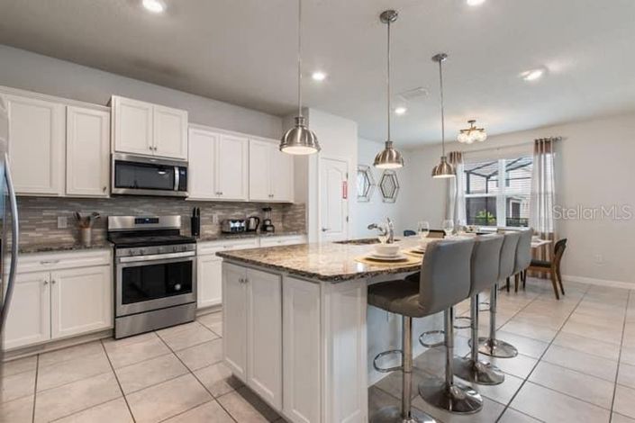 Image No.7-5 Bed House for sale