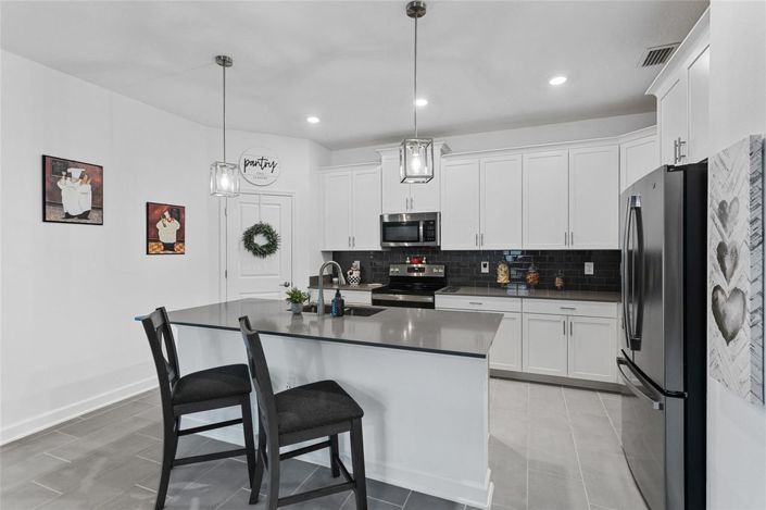 Image No.15-4 Bed House for sale