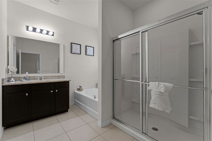 Image No.17-5 Bed House for sale