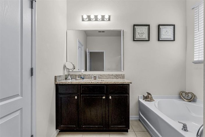 Image No.27-5 Bed House for sale