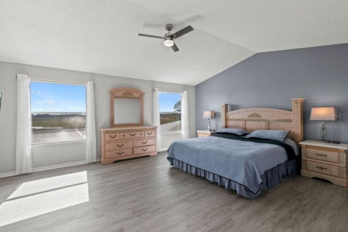 Image No.25-4 Bed House for sale