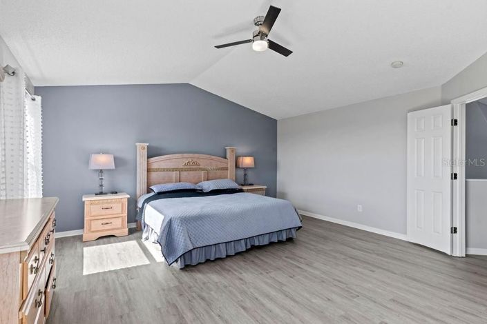 Image No.26-4 Bed House for sale