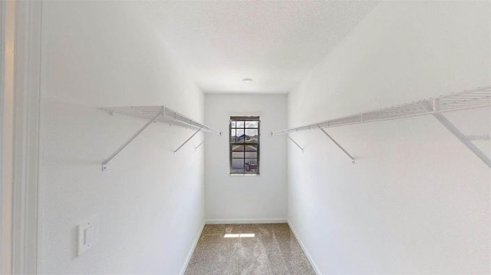 Image No.24-6 Bed House for sale