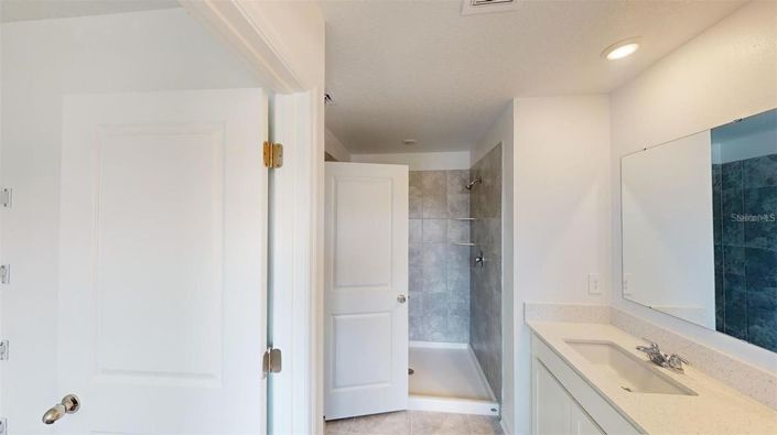 Image No.26-6 Bed House for sale