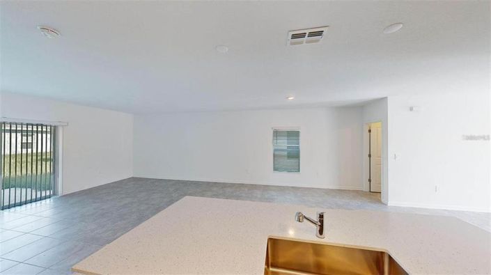 Image No.5-6 Bed Property for sale