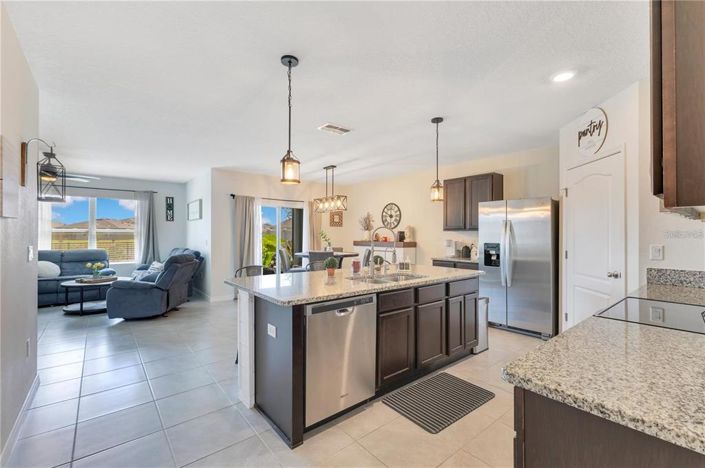 Image No.8-4 Bed House for sale