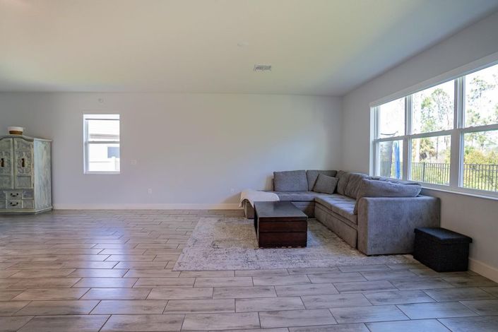 Image No.11-4 Bed House for sale