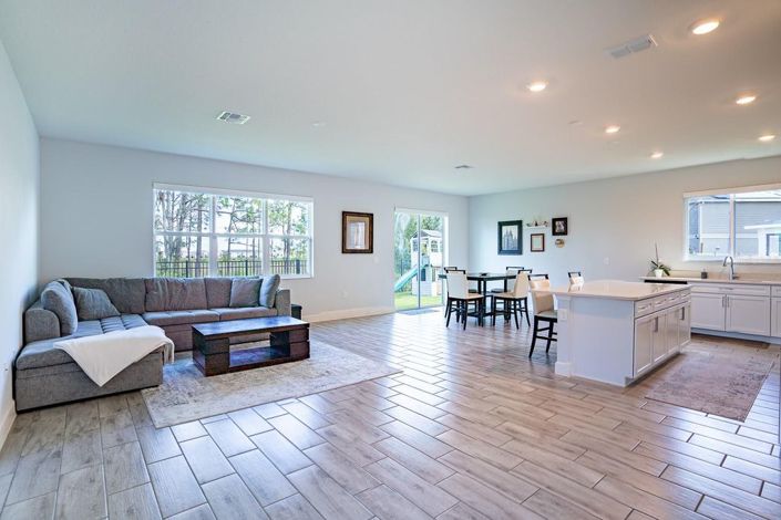 Image No.8-4 Bed House for sale