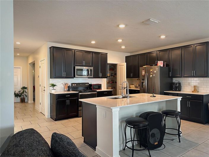 Image No.7-5 Bed House for sale