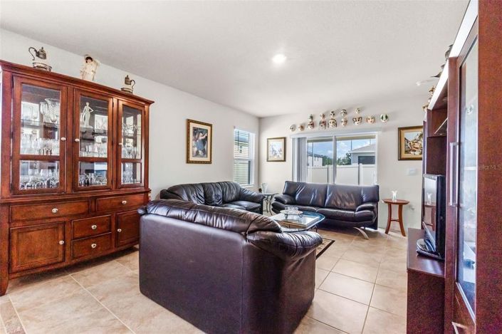 Image No.13-3 Bed House for sale