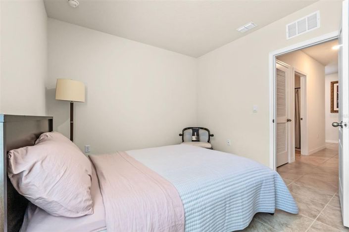 Image No.17-3 Bed House for sale