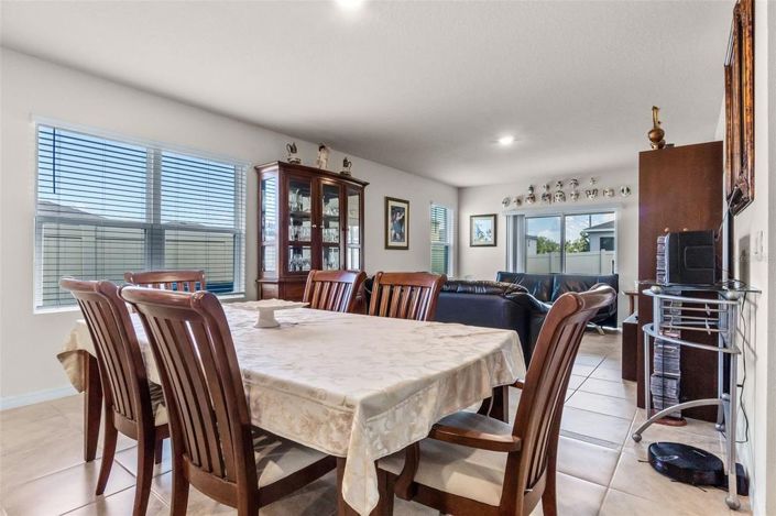 Image No.10-3 Bed House for sale