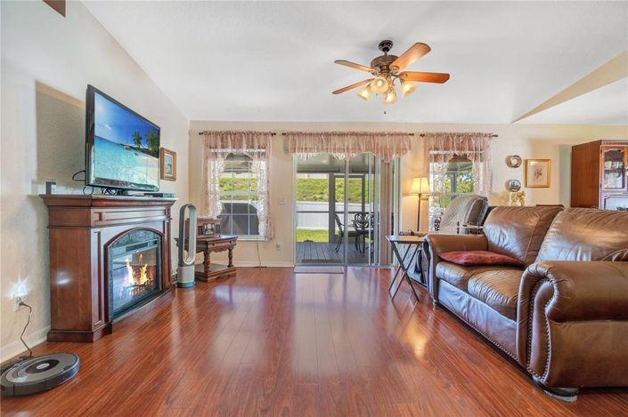 Image No.9-3 Bed House for sale