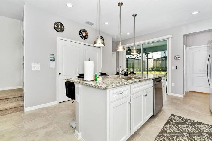 Image No.11-5 Bed House for sale