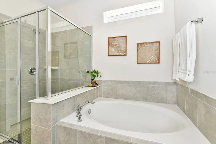 Image No.25-5 Bed House for sale