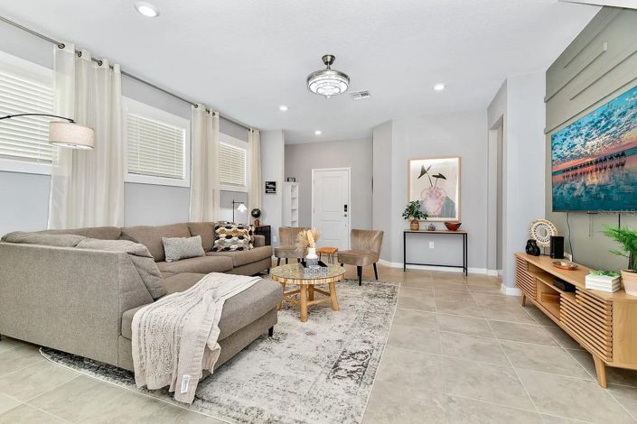 Image No.6-5 Bed House for sale