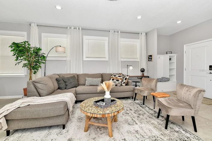 Image No.8-5 Bed House for sale