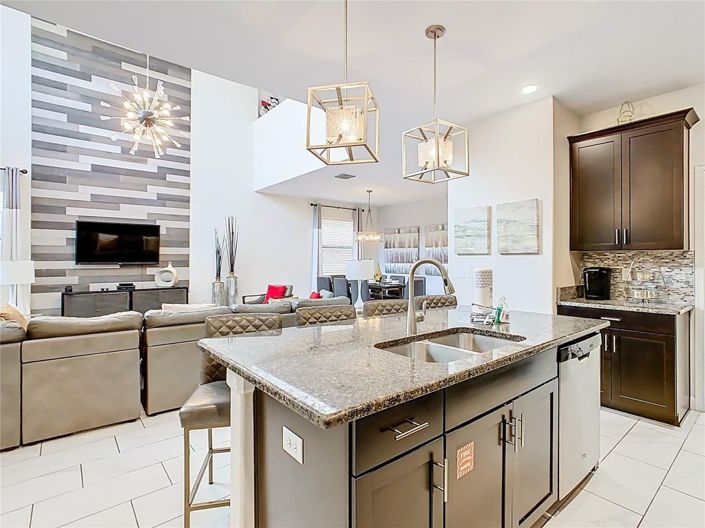 Image No.11-5 Bed House for sale