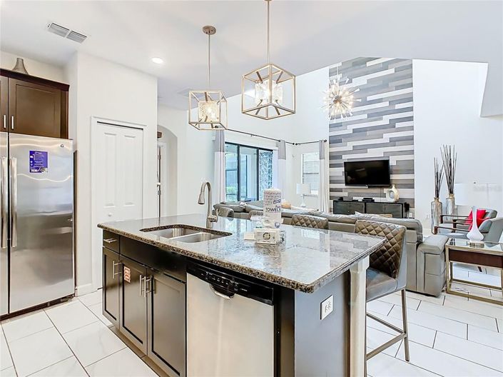 Image No.9-5 Bed House for sale