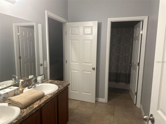 Image No.7-5 Bed House for sale