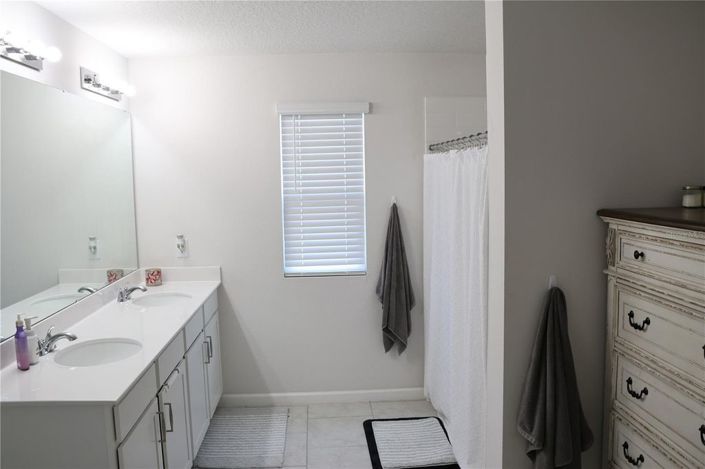 Image No.19-5 Bed House for sale