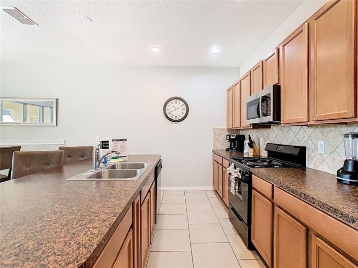 Image No.17-4 Bed Townhouse for sale