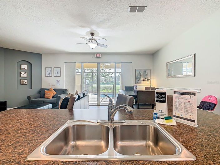 Image No.19-4 Bed Townhouse for sale