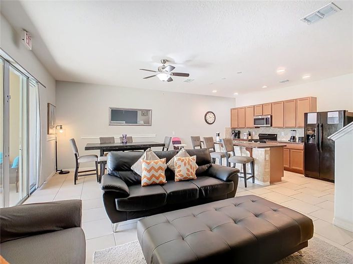 Image No.28-4 Bed Townhouse for sale