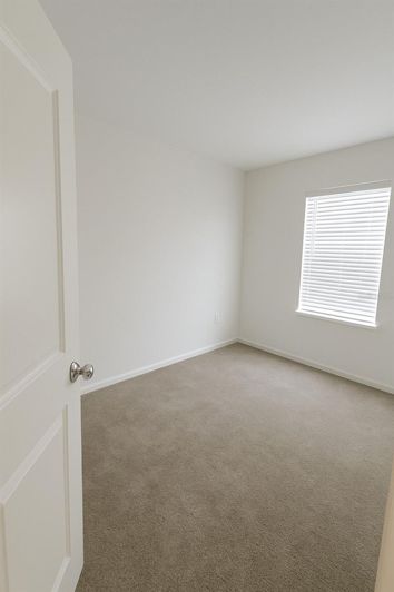 Image No.10-3 Bed Townhouse for sale