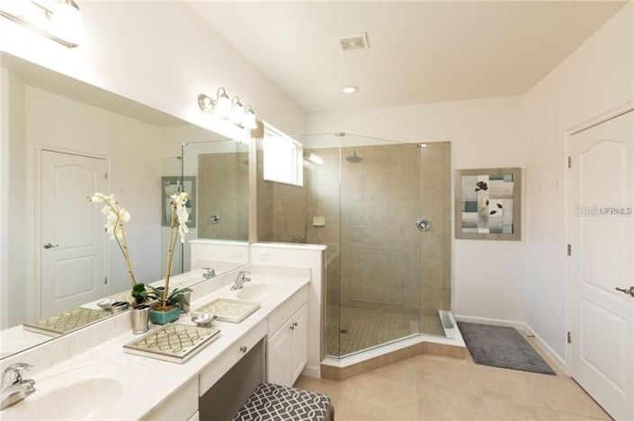 Image No.15-6 Bed House for sale