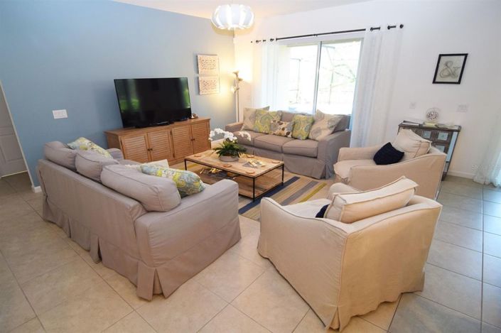 Image No.34-6 Bed House for sale