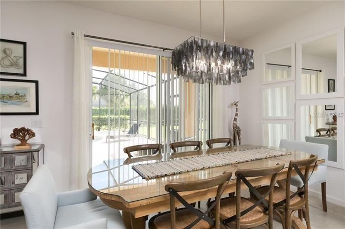 Image No.5-6 Bed House for sale