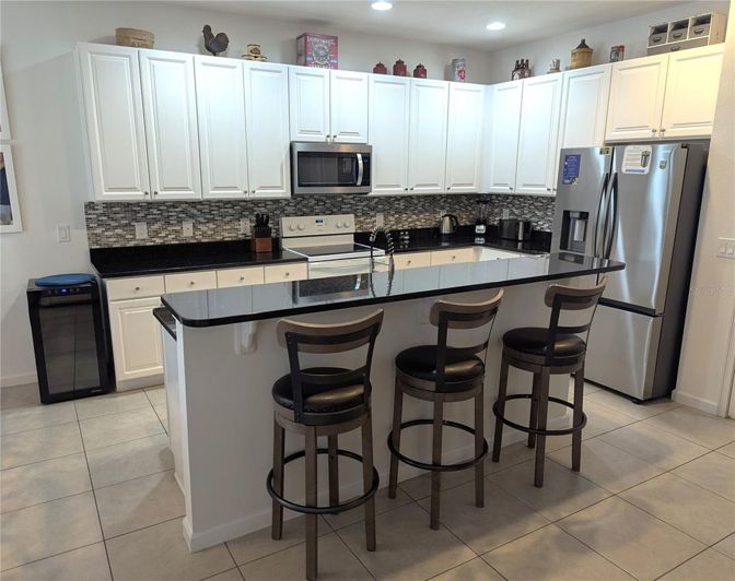 Image No.7-6 Bed House for sale